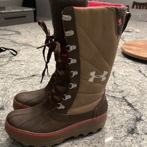 Womens Under Armour boots